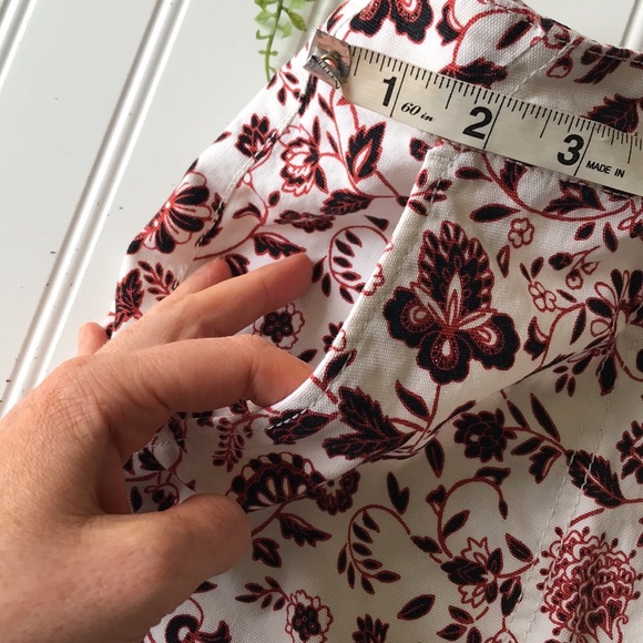 Loft floral shorts red white - Picture 7 of 10